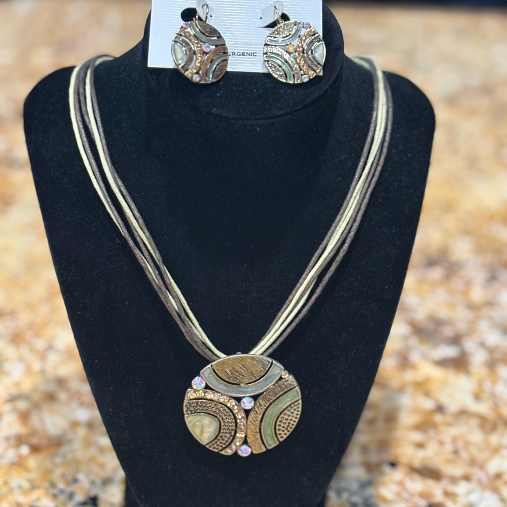 Multi-Color Round Pendant Necklace and Earring Set - Women Jewelry